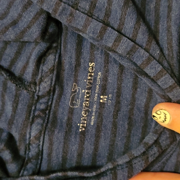 Vineyard Vines Boy's Hooded Shirt Size Medium - Picture 4 of 4